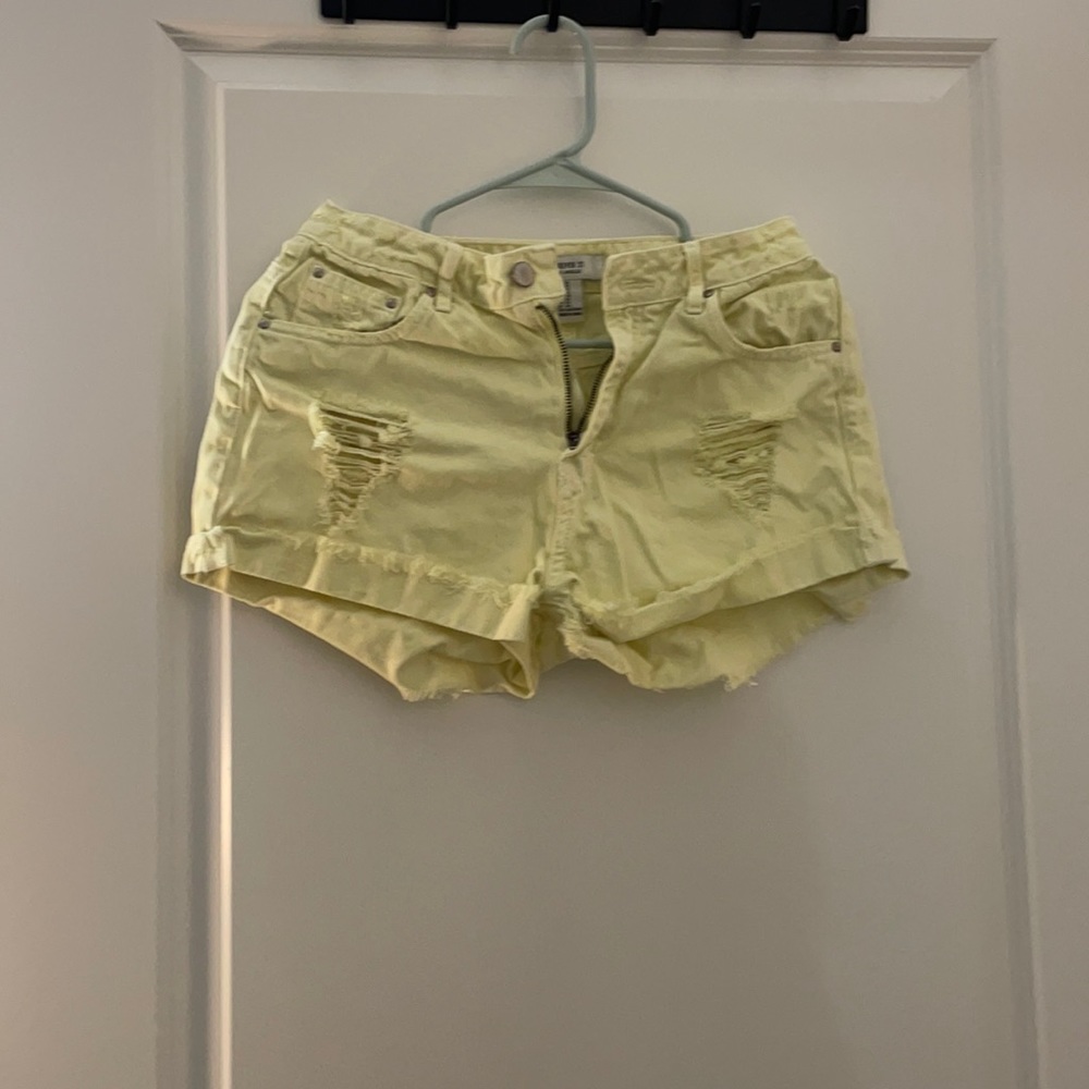 Forever 21 yellow ripped shorts, size 25